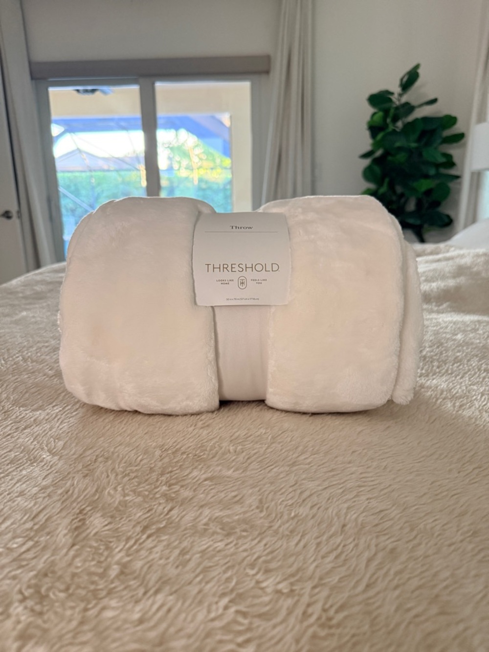 Threshold Faux Fur Throw Blanket Off White 50” x 70” Soft Cozy Plush NEW